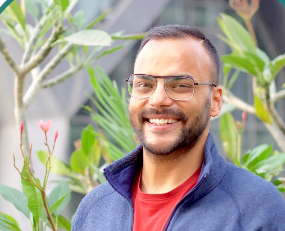 Robin Singhvi Headshot