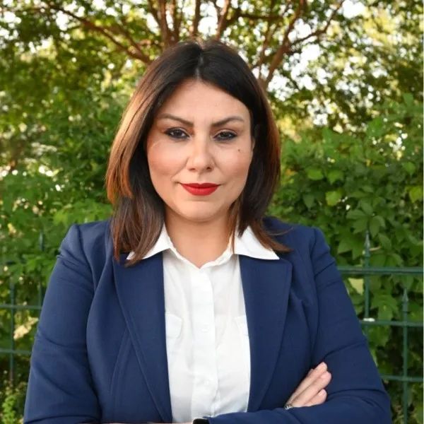 Anita Sindhwani Headshot