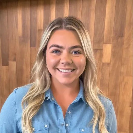 Danielle Prus headshot